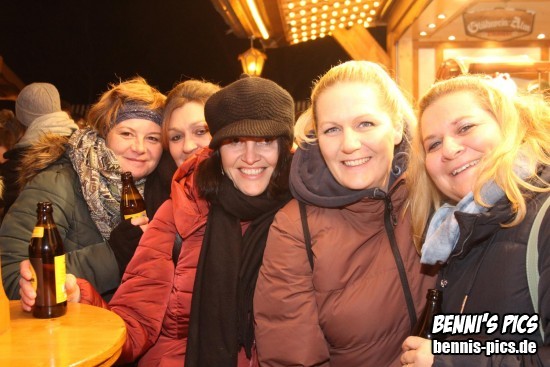 Photo Kunsthandwerk Christkindlmarkt Cafe Neon Landshut